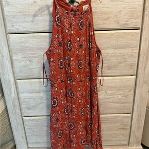Red Sleeveless Patterned Dress